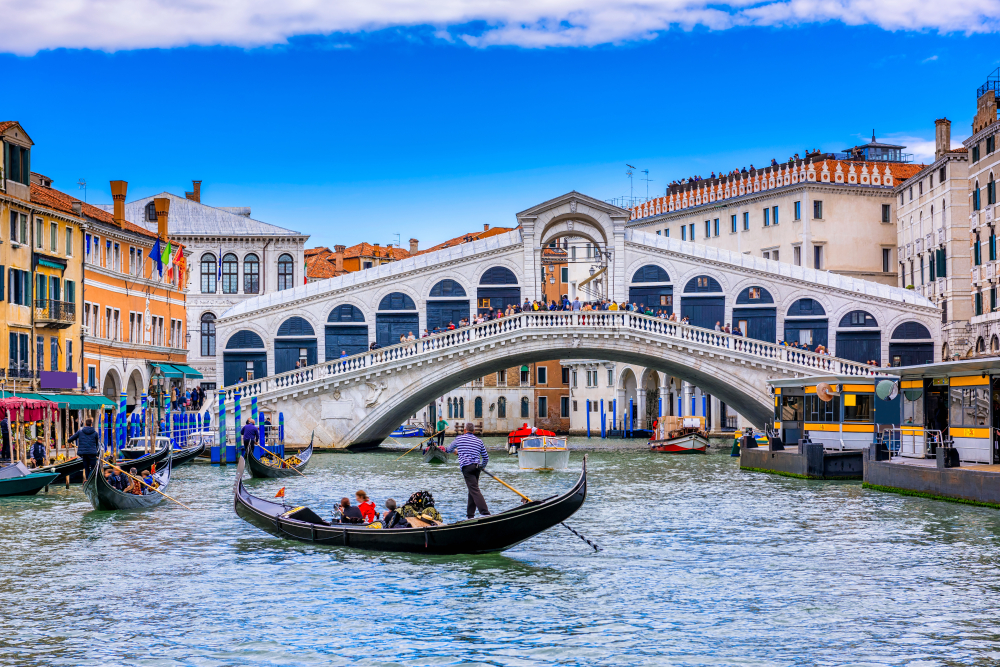 Top 8 most famous and incredible bridges in the world